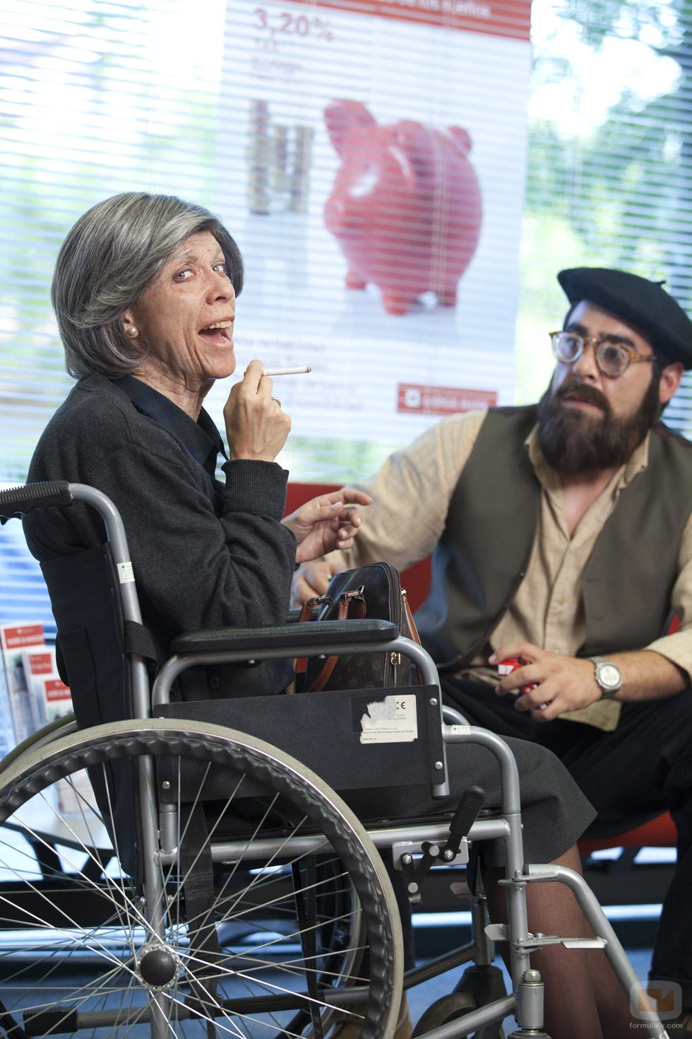 Maite se hace pasar por Izaskun para cobrar su herencia