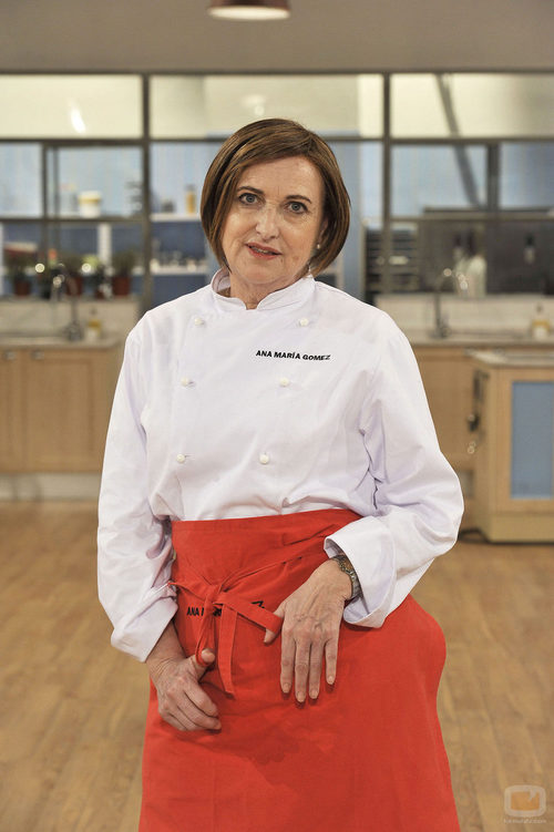 Ana María Gómez, concursante del equipo rojo de 'Deja sitio para el postre'