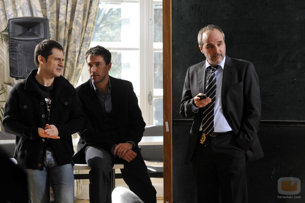 Jacobo, Martín y Cuevas en el primer capítulo de la tercera temporada de 'Los misterios de Laura'