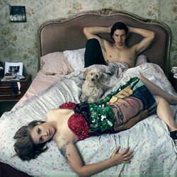 Lena Dunham y Adam Driver en la cama