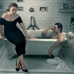 Lena Dunham y Adam Driver en el baño