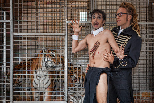 Canco Rodríguez, semidesnudo tras ser atacado por los tigres