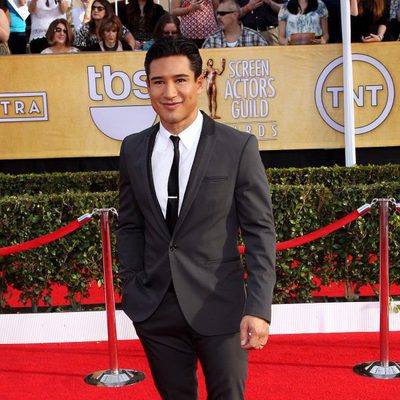 Mario Lopez en la alfombra roja de los SAG 2014