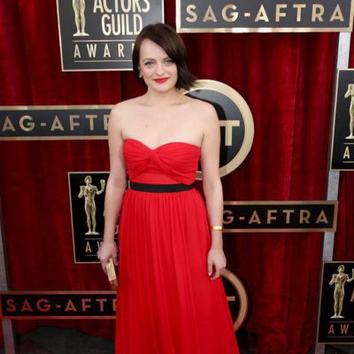 Elisabeth Moss en la alfombra roja de los SAG 2014
