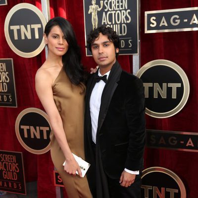 Neha Kapur y Kunal Nayyar en los SAG 2014