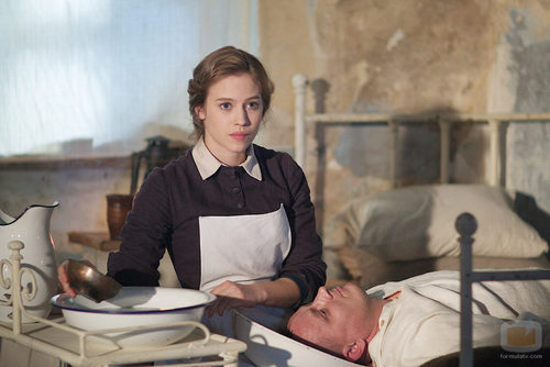 Lou de Laage y Max von Thun en la TV movie 'Anna Karenina'