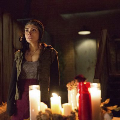 Daniella Pineda en 'Los Originales'