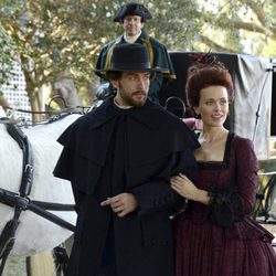 Katia Winter y Tom Mison en 'Sleepy Hollow'