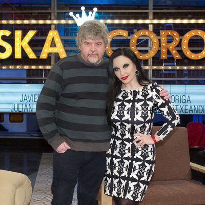 Alaska y Javier Coronas en el plató de 'Alaska y Coronas'