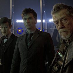 Los actores Smith y Tennant en el episodio de 50 aniversario de 'Doctor Who'