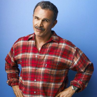 Tony Plana en una imagen promocional de 'Ugly Betty'