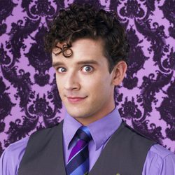 Michael Urie es Marc St. James