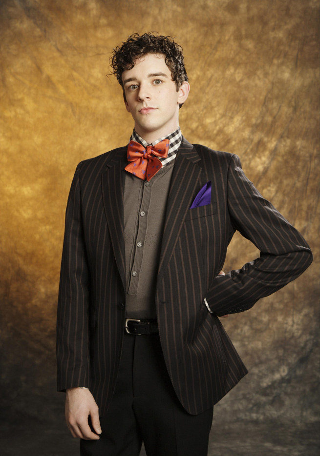 Michael Urie posa en la foto promocional de 'Ugly Betty'