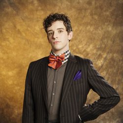 Michael Urie posa en la foto promocional de 'Ugly Betty'