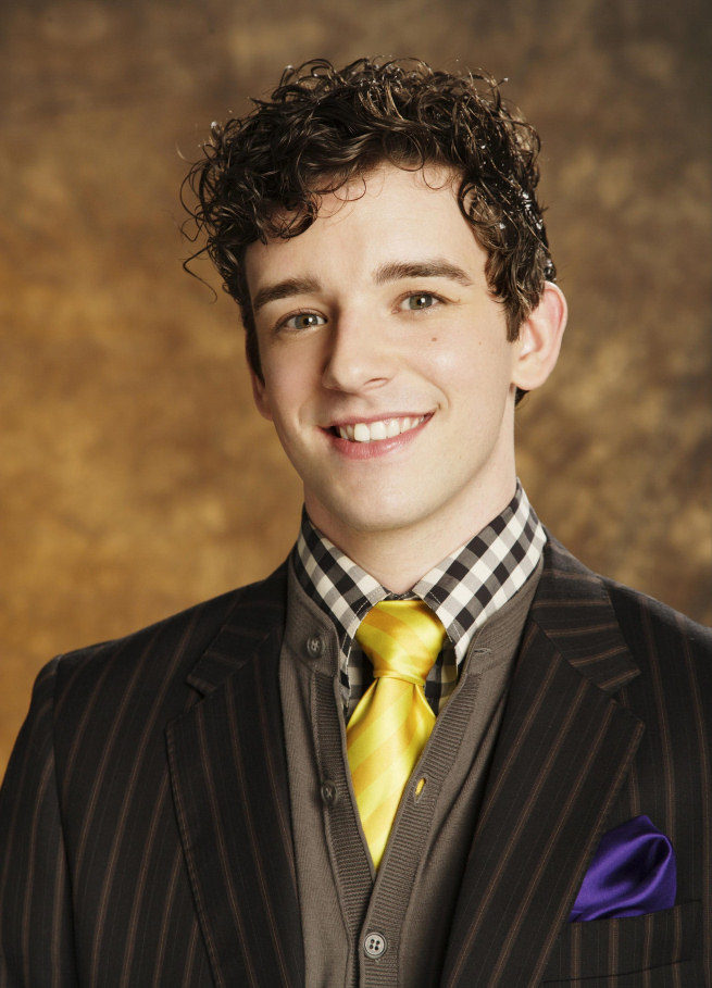 Michael Urie posa para 'Ugly Betty'