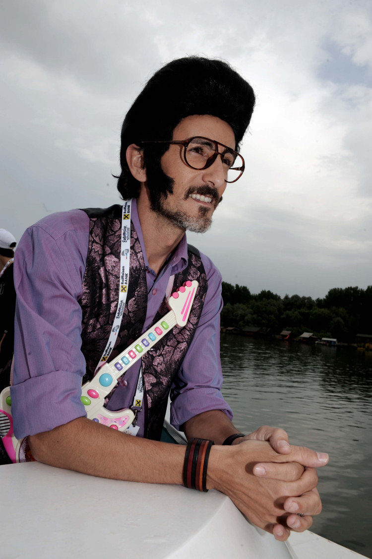 Chikilicuatre da un paseo en barco en Belgrado en Eurovisión 2008