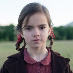 Paula González es Ana Ribera de niña 'Velvet'