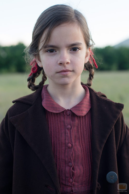 Paula González es Ana Ribera de niña 'Velvet'