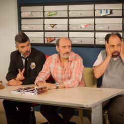 Coque, Enrique y Antonio Recio presiden una junta de vecinos en 'La que se avecina'