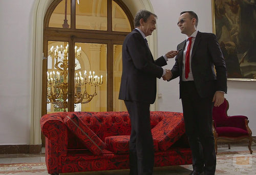 Zapatero y Risto Mejide se estrechan la mano en 'Viajando con Chester'