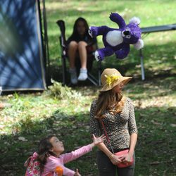Sofía Vergara y Aubrey Anderson Emmons jugando durante el rodaje