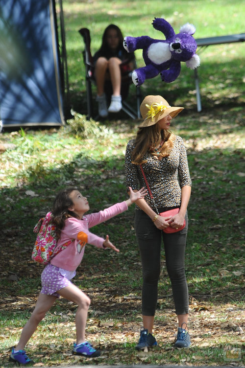  Sofía Vergara y Aubrey Anderson Emmons jugando durante el rodaje