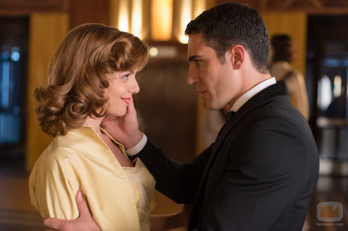 Miguel Ángel Silvestre, todo un seductor en 'Velvet'