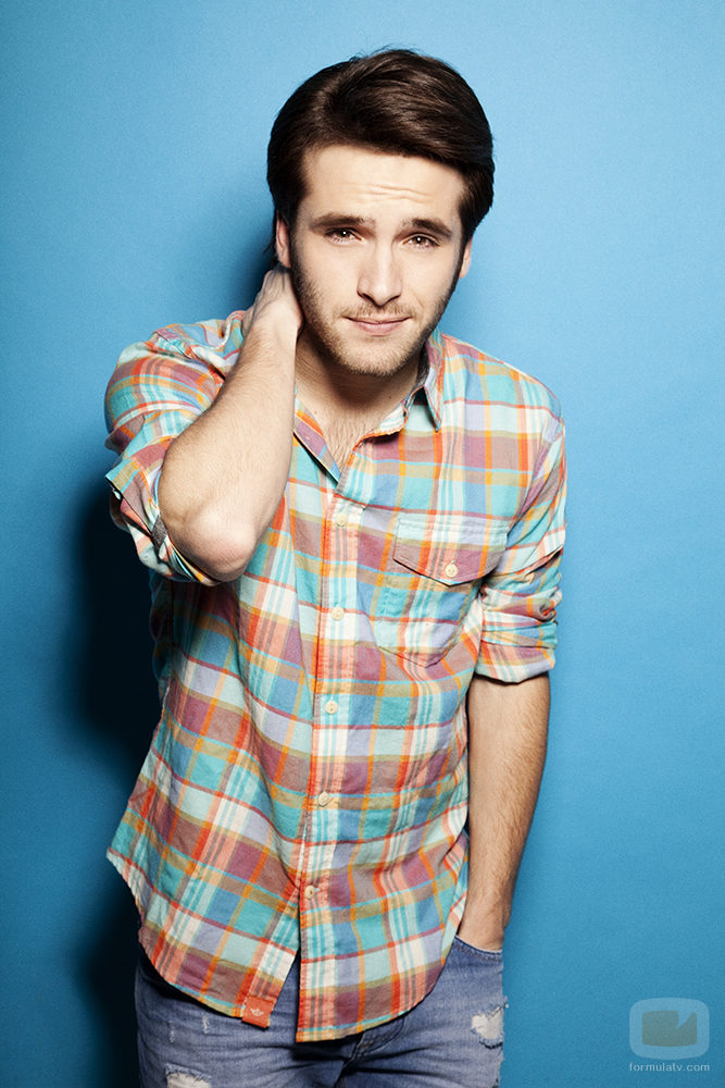 Ricardo Gómez posa para VIM Magazine