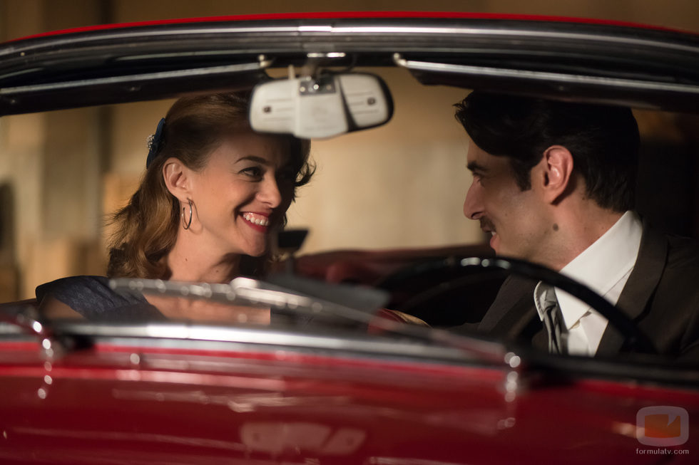 Marta Hazas y Javier Rey en el tercer capítulo de 'Velvet'