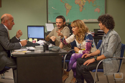 Fermín, Javi y Estela intentan socorrer a Lola en 'La que se avecina'