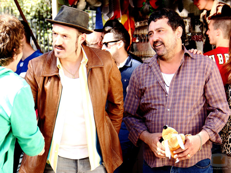 Álex O'Dogherty y Paco Tous en el primer capítulo de la tercera temporada de 'Con el culo al aire'