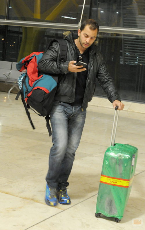 Antonio Tejado, en el aeropuerto a punto de partir a 'Supervivientes 2014'