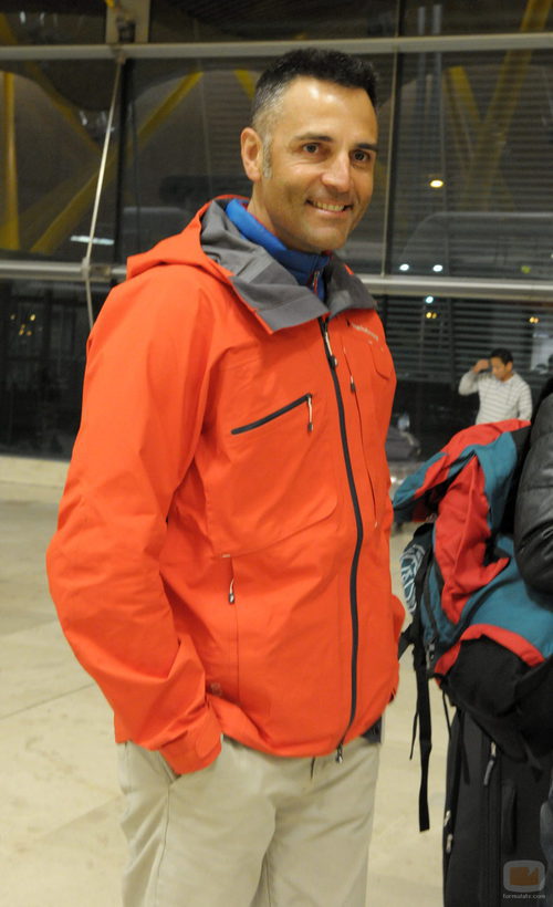 Rafa Lomana, concursante de 'Supervivientes 2014', en el aeropuerto