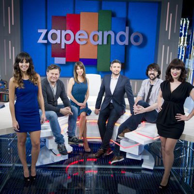 Frank Blanco junto a los colaboradores de 'Zapeando'