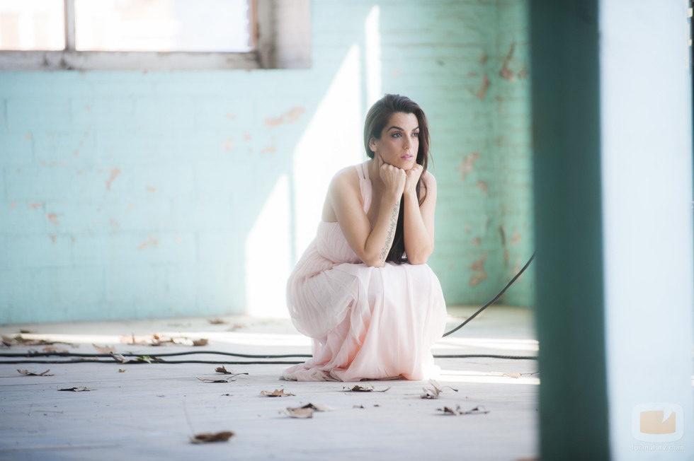 Ruth Lorenzo en el videoclip de "Dancing in the rain"