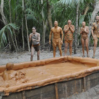 Raquel Sánchez Silva, Antonio Tejado, Nacho Montes, Aran Aznar y Rafa Lomana en la primera gala de 'Supervivientes 2014'