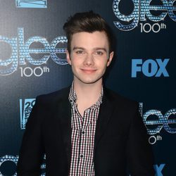 Chris Colfer en la celebración del capítulo 100 de 'Glee'