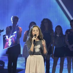 María canta "Lucía" de Serrat en la final de 'La voz kids'