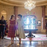 Rita y Ana en el capítulo "París" de 'Velvet'