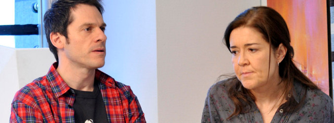 Cuevas y Laura en la tercera temporada de 'Los misterios de Laura'