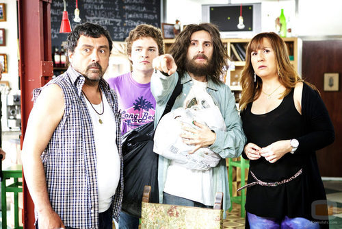 Tino, Javi, Rubén y Alicia en la tercera temporada de 'Con el culo al aire'