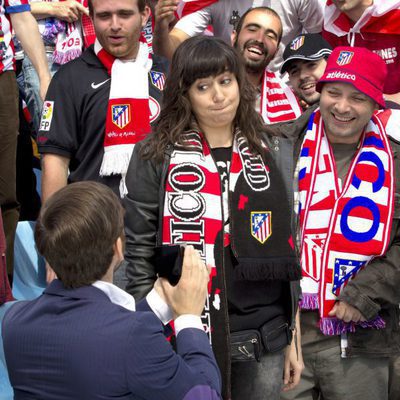 Jorge le pide matrimonio a Eli en el Calderón en 'Con el culo al aire'