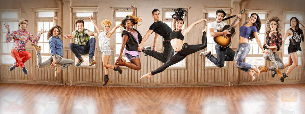 Los actores de 'Dreamland' saltando
