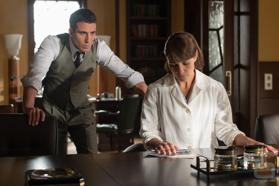 Miguel Ángel Silvestre y Paula Echevarría en 'Velvet'