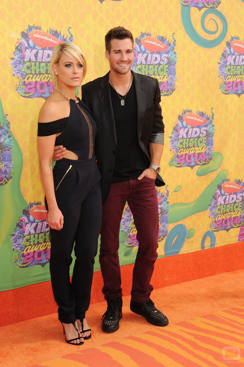 Peta Murgatroyd y James Maslow en los Nickelodeon Kids' Choice Awards 2014