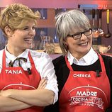 Tania Llasera con su madre en 'Mi madre cocina mejor que la tuya'