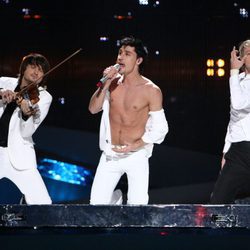 Dima Bilan sin camiseta