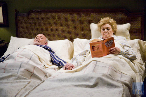 Pepe Ruiz y Marisa Porcel en el capítulo 'Padre Arturo' de 'La familia Mata'