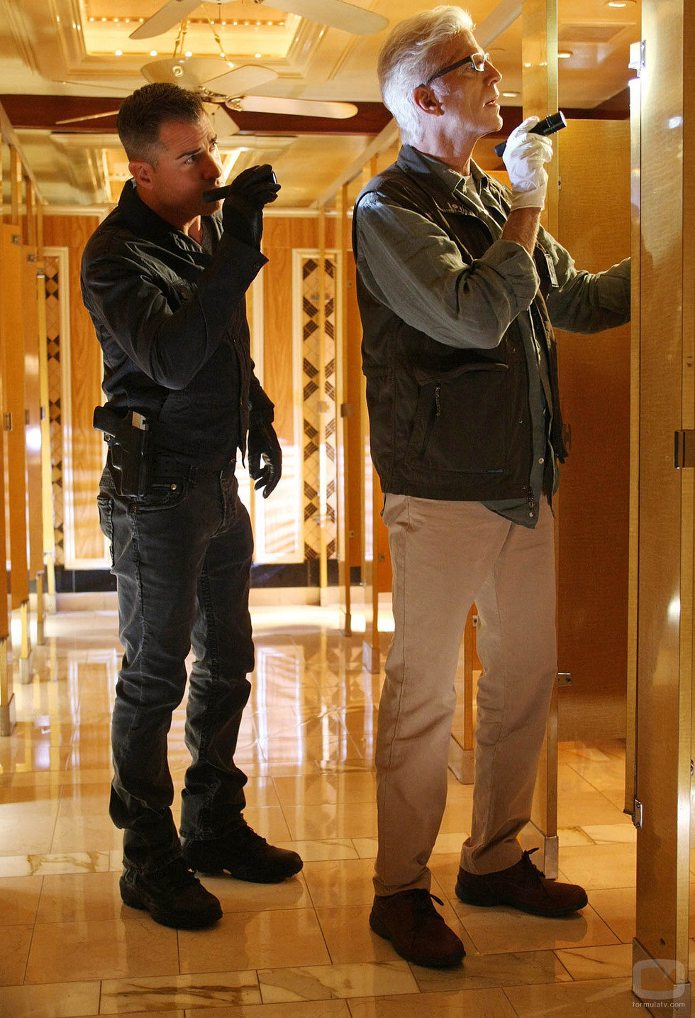 George Eads y Ted Danson en el primer capítulo de la 12ª temporada de 'CSI: Las Vegas'