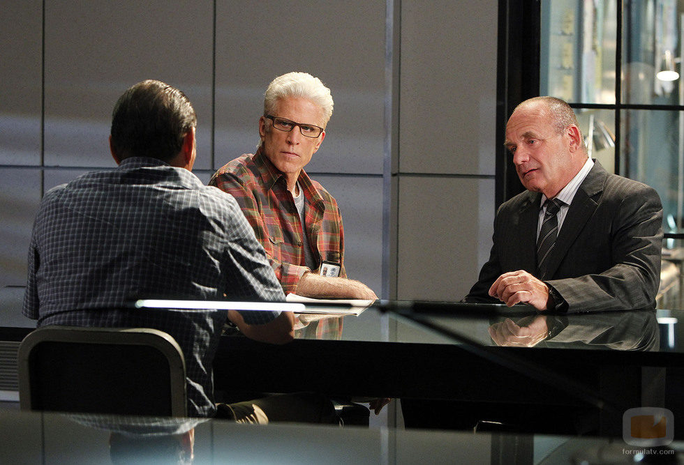 Paul Guilfoyle y Ted Danson en el segundo capítulo de la 12ª temporada de 'CSI: Las Vegas'